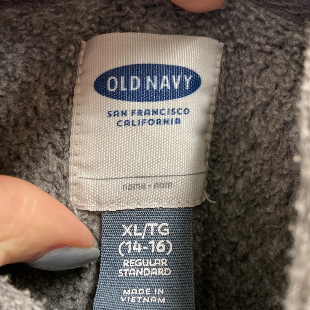 Old Navy sweater‎